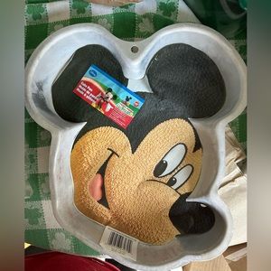 Wilton Mickey Mouse Club Cake Pan 2010 #2105-7070